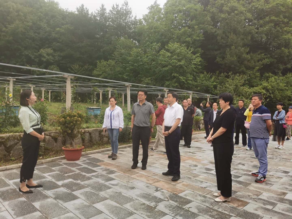 34ef4188bb8a4548b1f60ec8f932068a.jpg 疯婆娘.jpg